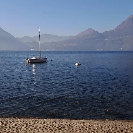 Varenna Villa فارينا