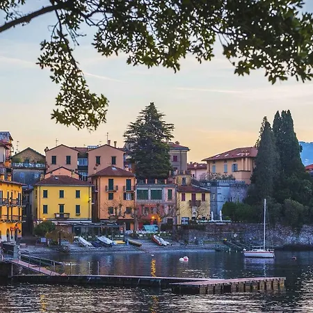 فيلة Varenna Villa فارينا
